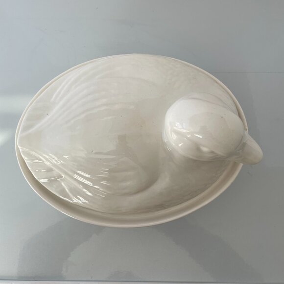 Vintage Covered White Ceramic Duck Serving Dish - Picture 5 of 10